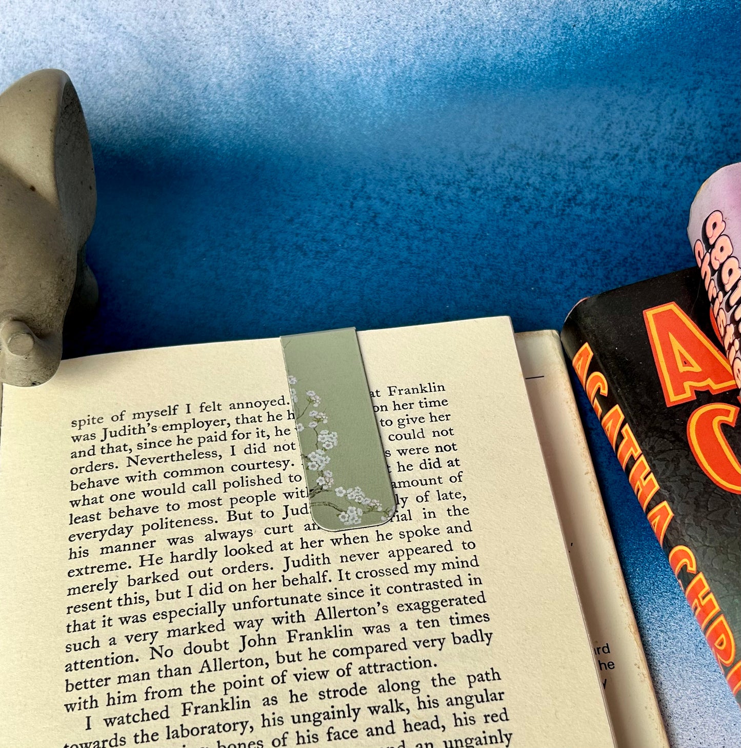 Magnetic Bookmark: Never Lose Your Place Again