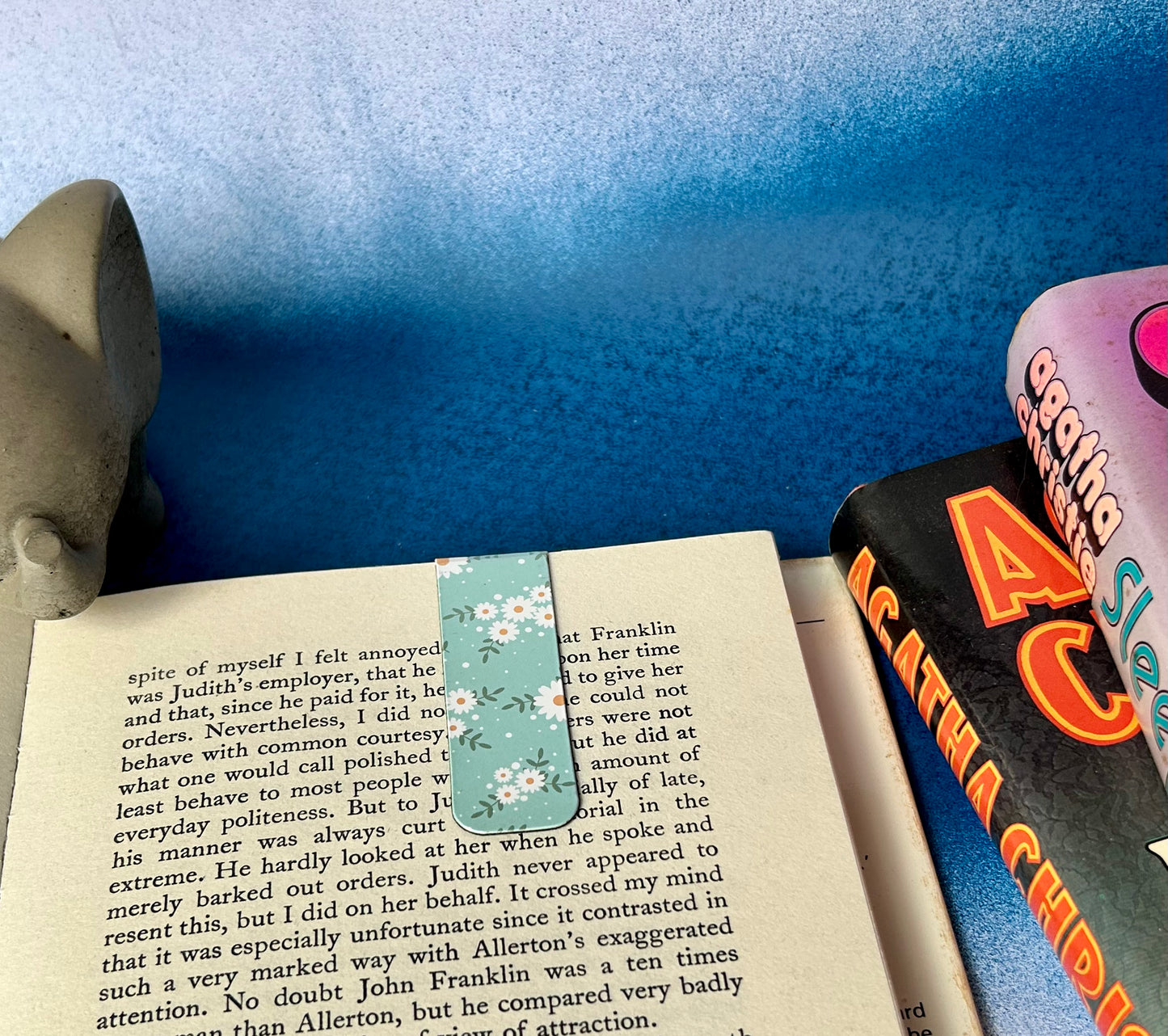 Magnetic Bookmark: Never Lose Your Place Again