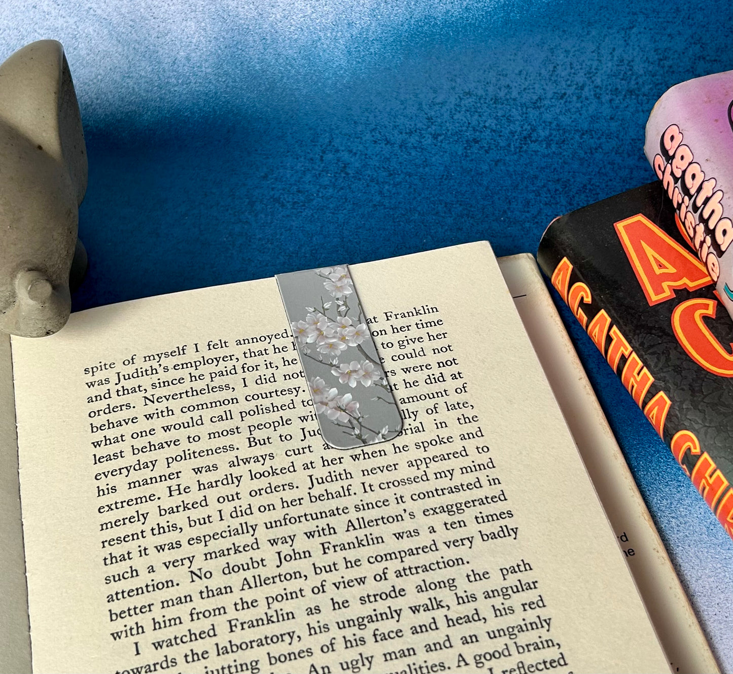 Magnetic Bookmark: Never Lose Your Place Again