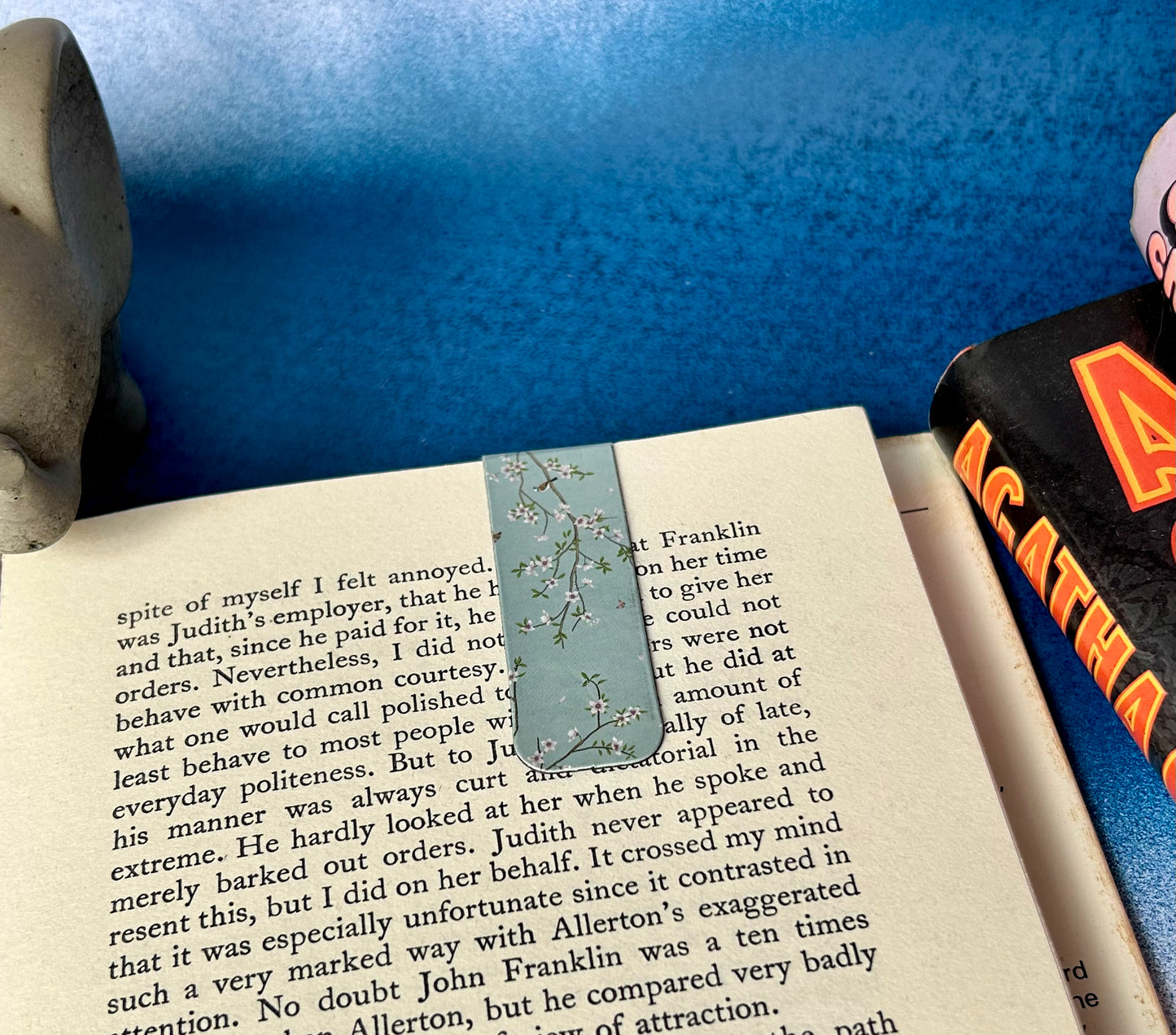 Magnetic Bookmark: Never Lose Your Place Again