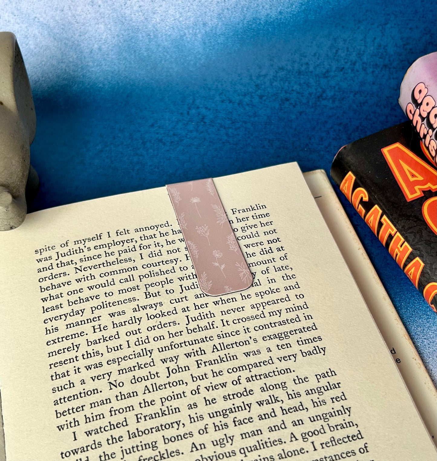 Magnetic Bookmark: Never Lose Your Place Again