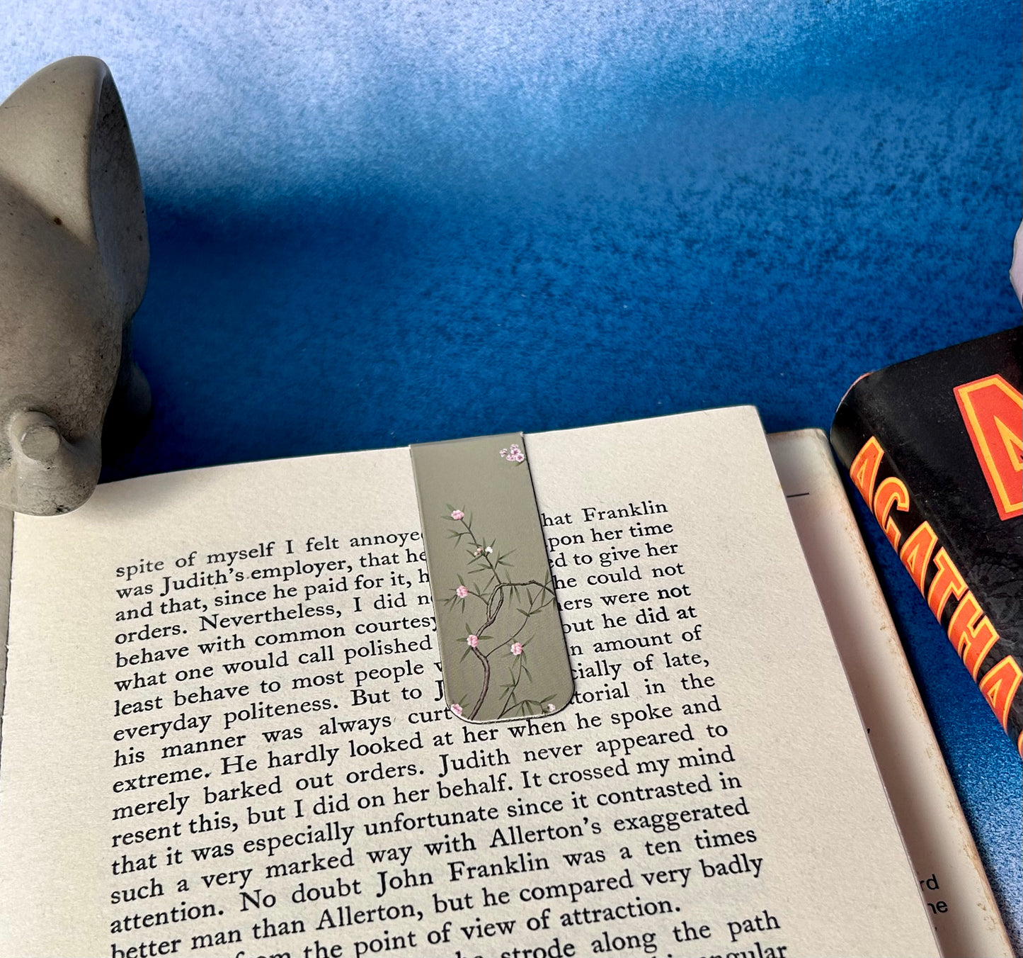 Magnetic Bookmark: Never Lose Your Place Again