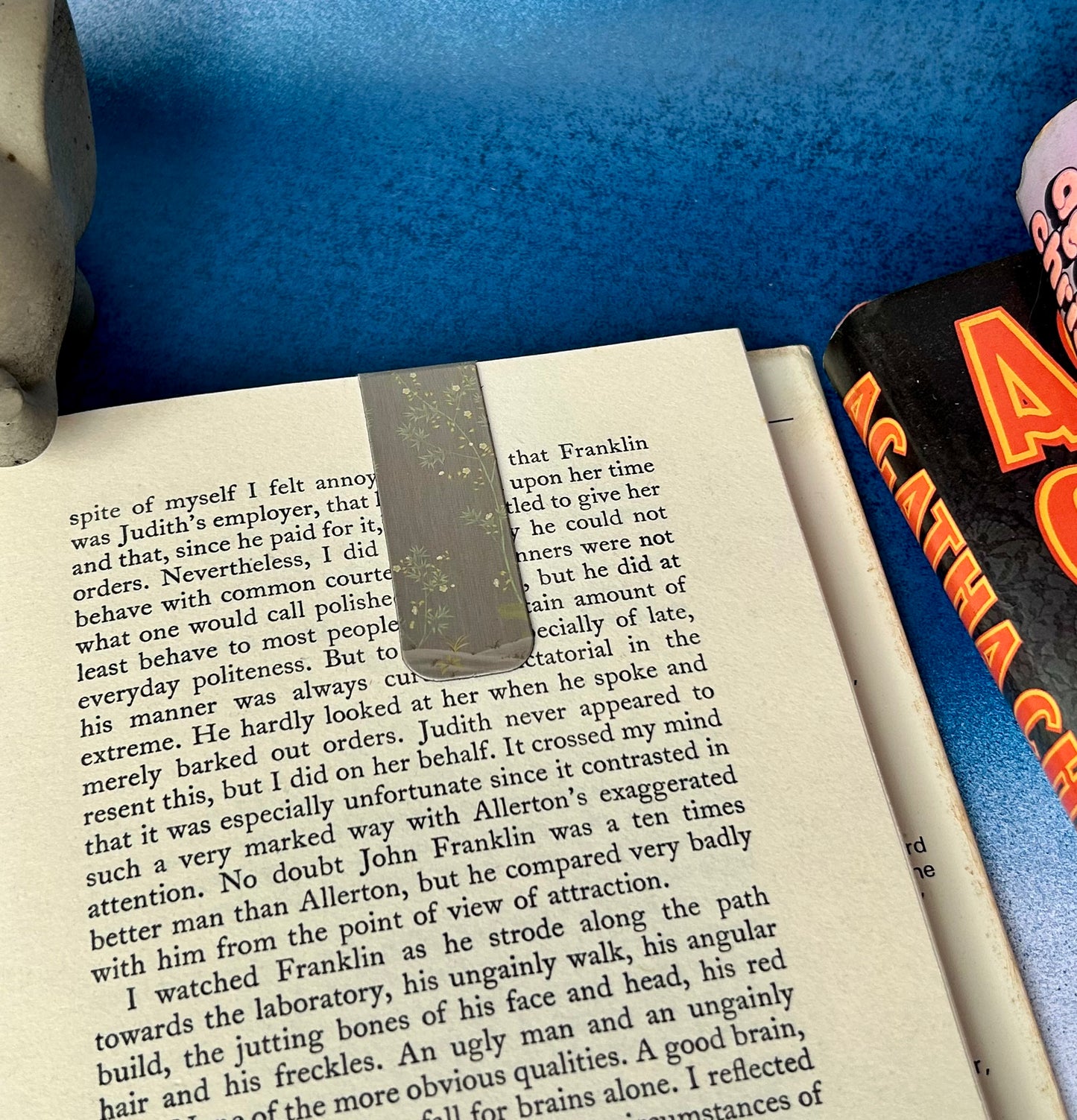 Magnetic Bookmark: Never Lose Your Place Again