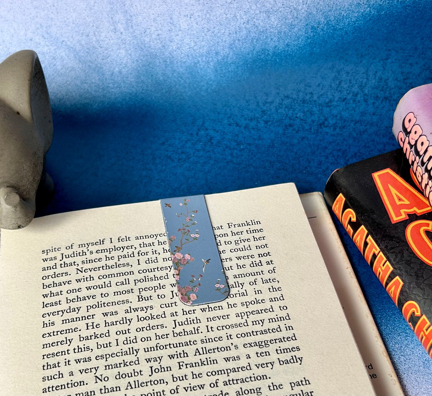Magnetic Bookmark: Never Lose Your Place Again