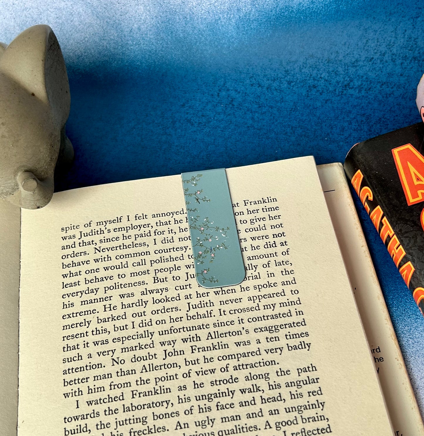 Magnetic Bookmark: Never Lose Your Place Again