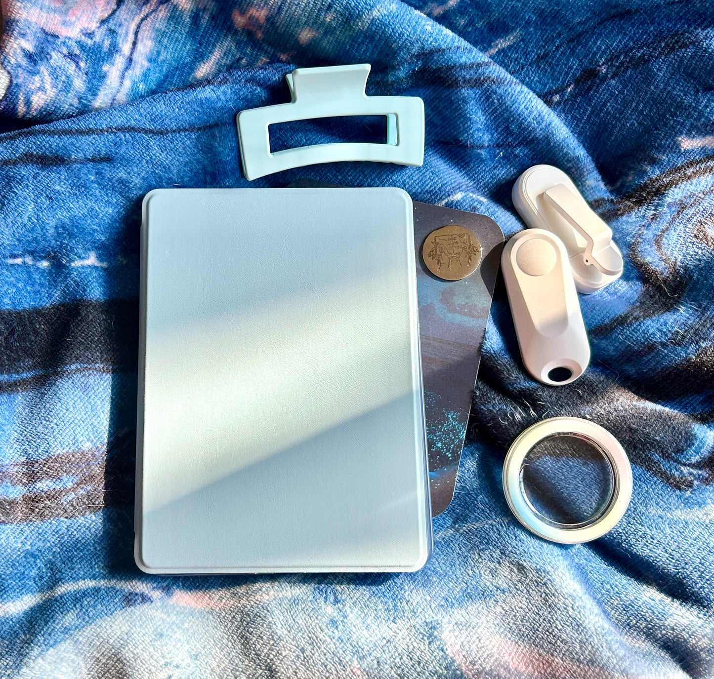 The Versatile Booklover’s Kindle Cover – Flip, Snap & Read Your Way