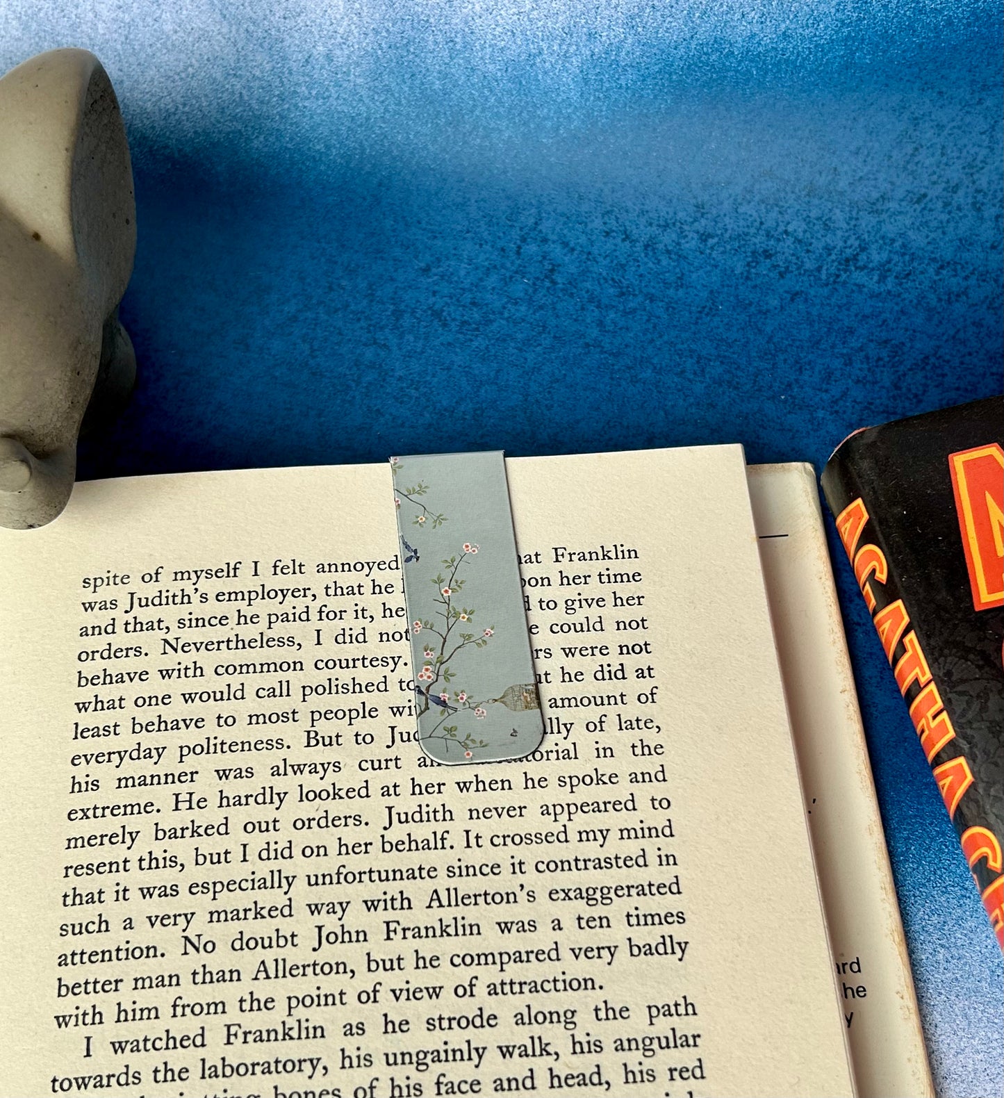 Magnetic Bookmark: Never Lose Your Place Again