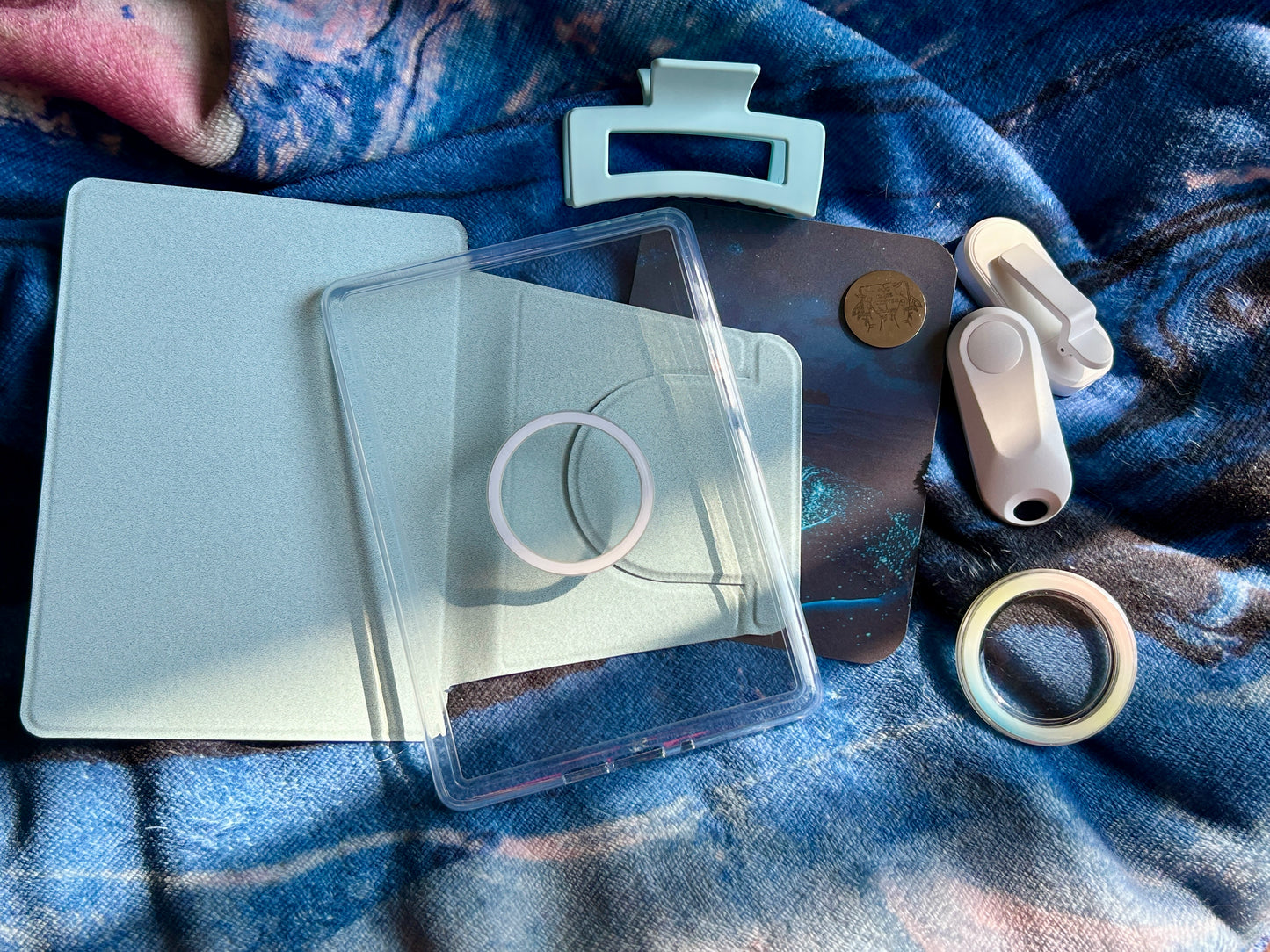 The Versatile Booklover’s Kindle Cover – Flip, Snap & Read Your Way