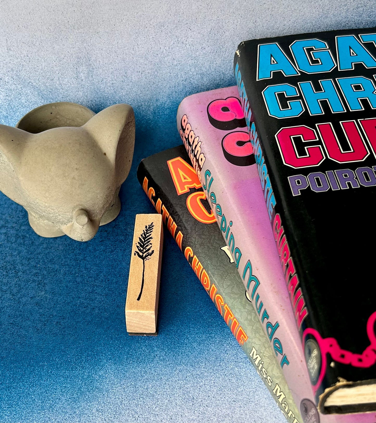 Floral Wooden Stamp: Elegant Botanical Touch for Bookish Creations