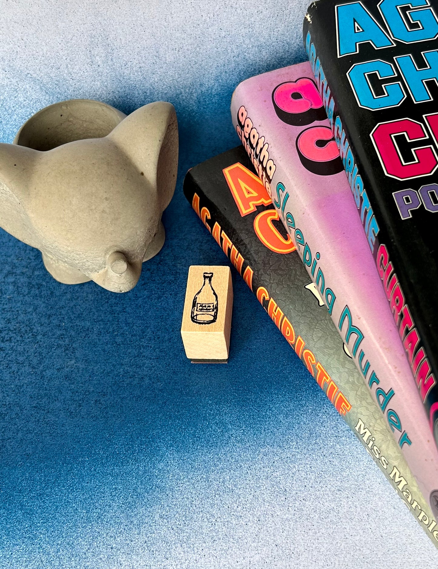 Floral Wooden Stamp: Elegant Botanical Touch for Bookish Creations