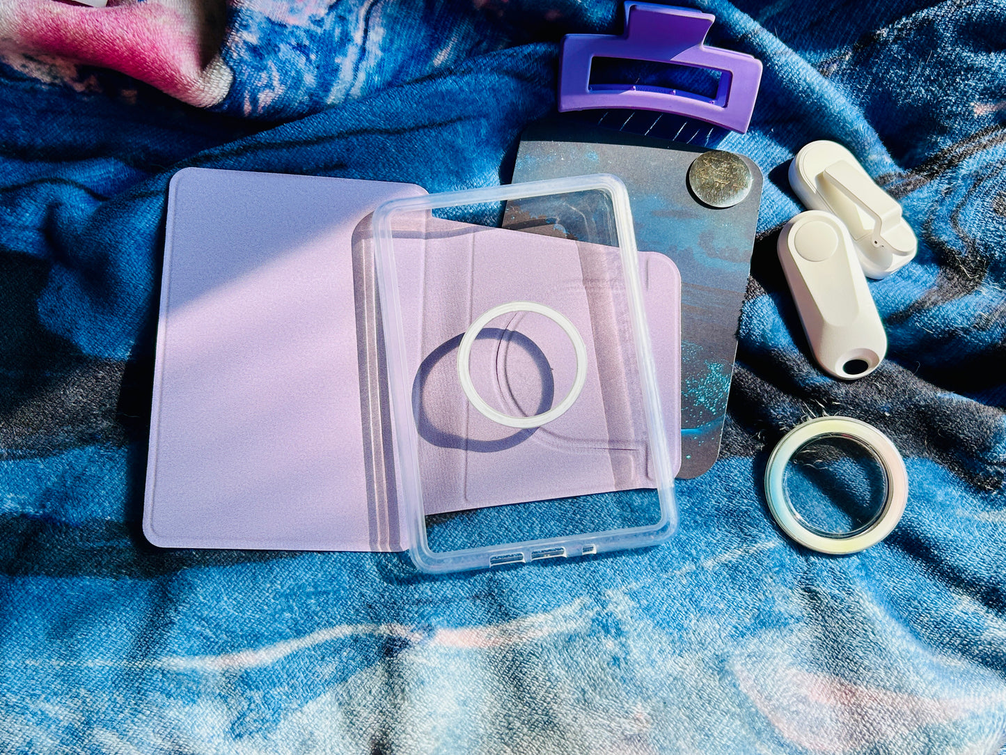 The Versatile Booklover’s Kindle Cover – Flip, Snap & Read Your Way