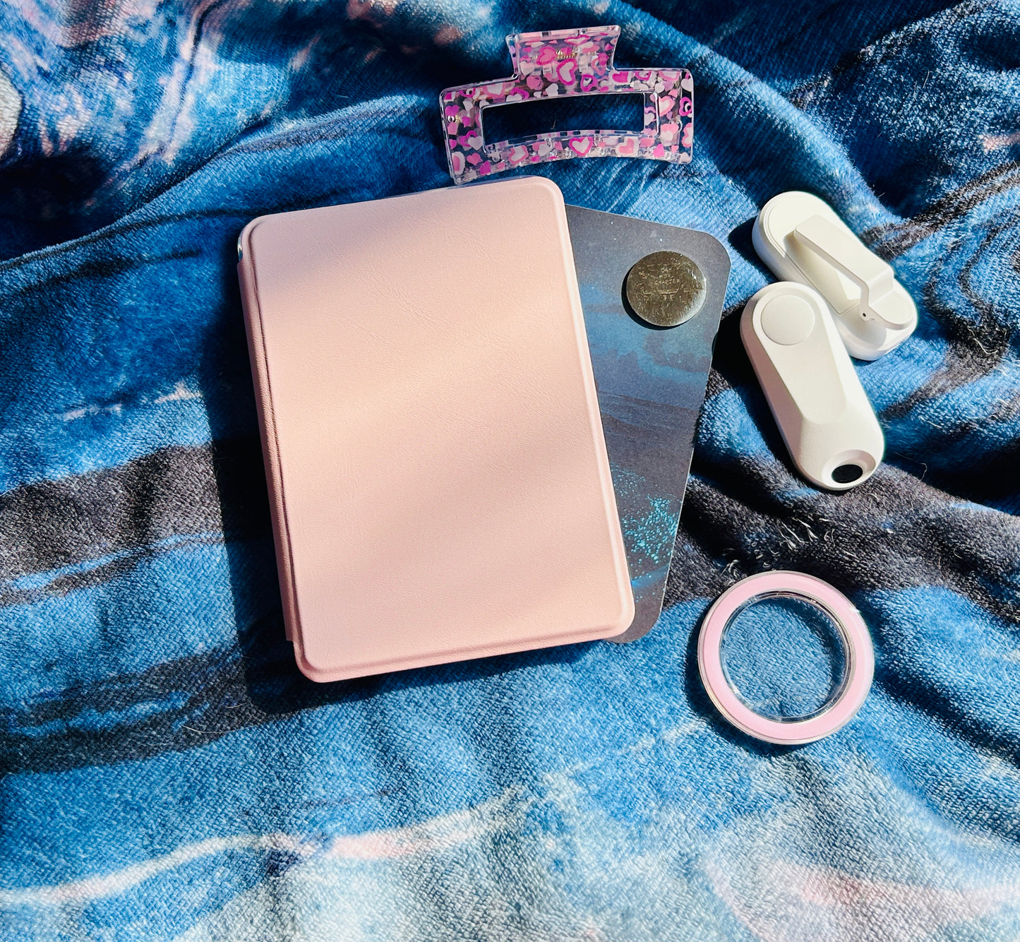 The Versatile Booklover’s Kindle Cover – Flip, Snap & Read Your Way