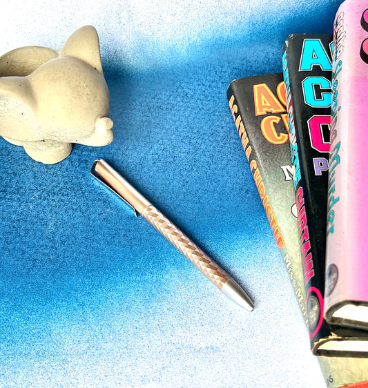 Premium Refillable Pen: Elegant Writing in Silver, White, Black, Gold & Rose Gold