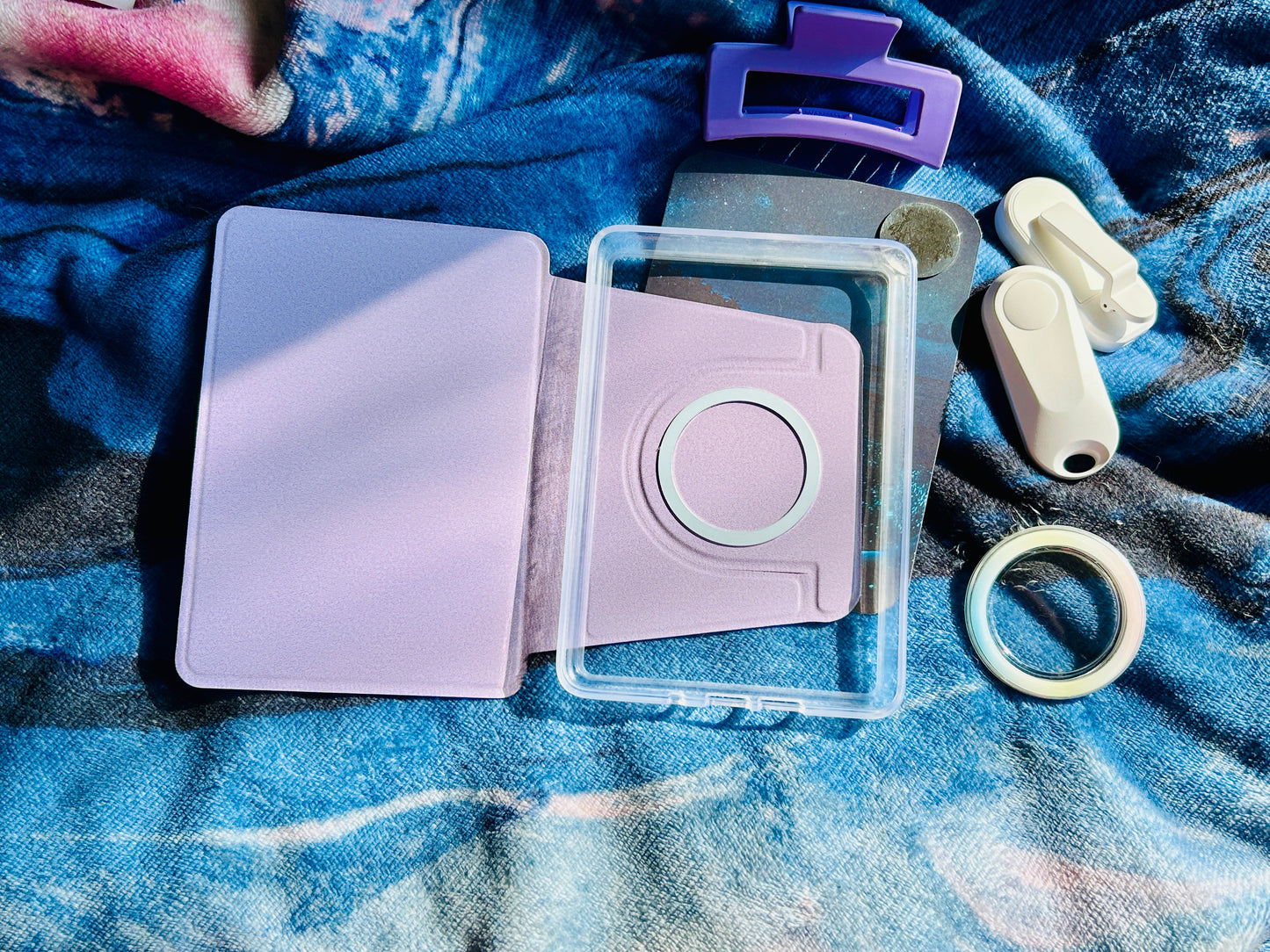 The Versatile Booklover’s Kindle Cover – Flip, Snap & Read Your Way