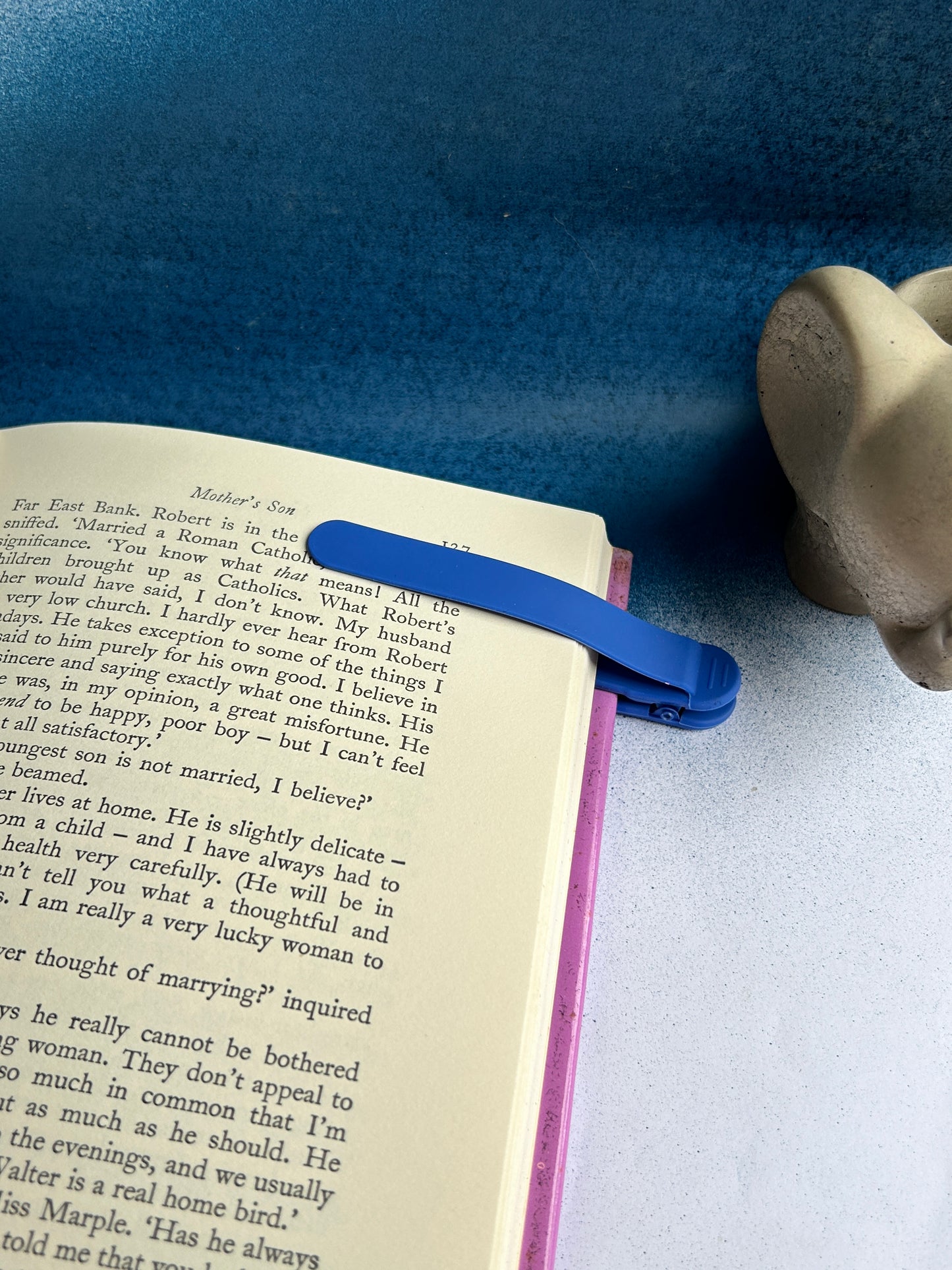 Flexible Silicone Bookmark – Gentle on Pages, Perfect for Book Lovers