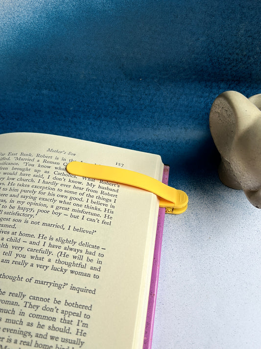 Flexible Silicone Bookmark – Gentle on Pages, Perfect for Book Lovers
