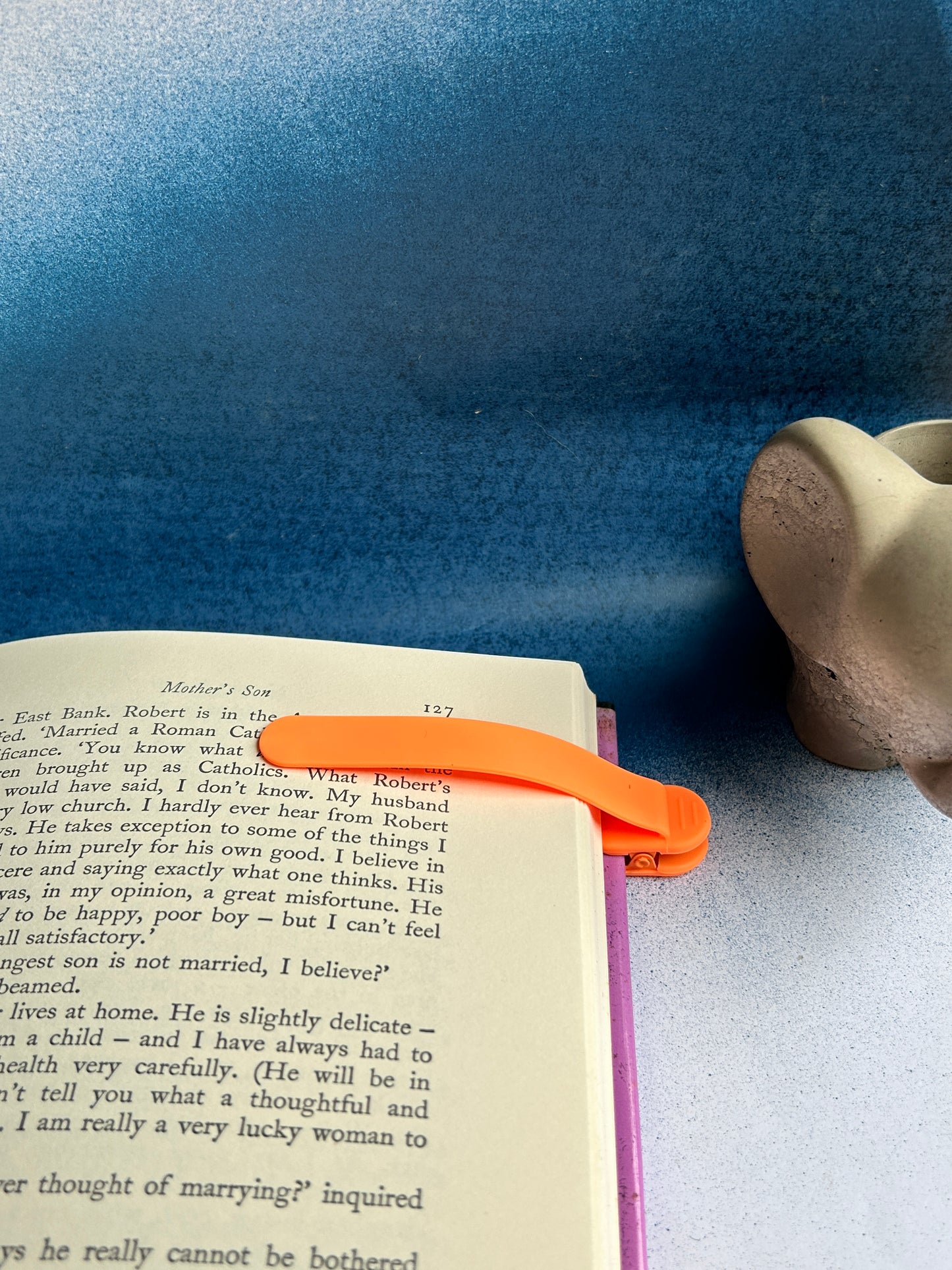 Flexible Silicone Bookmark – Gentle on Pages, Perfect for Book Lovers