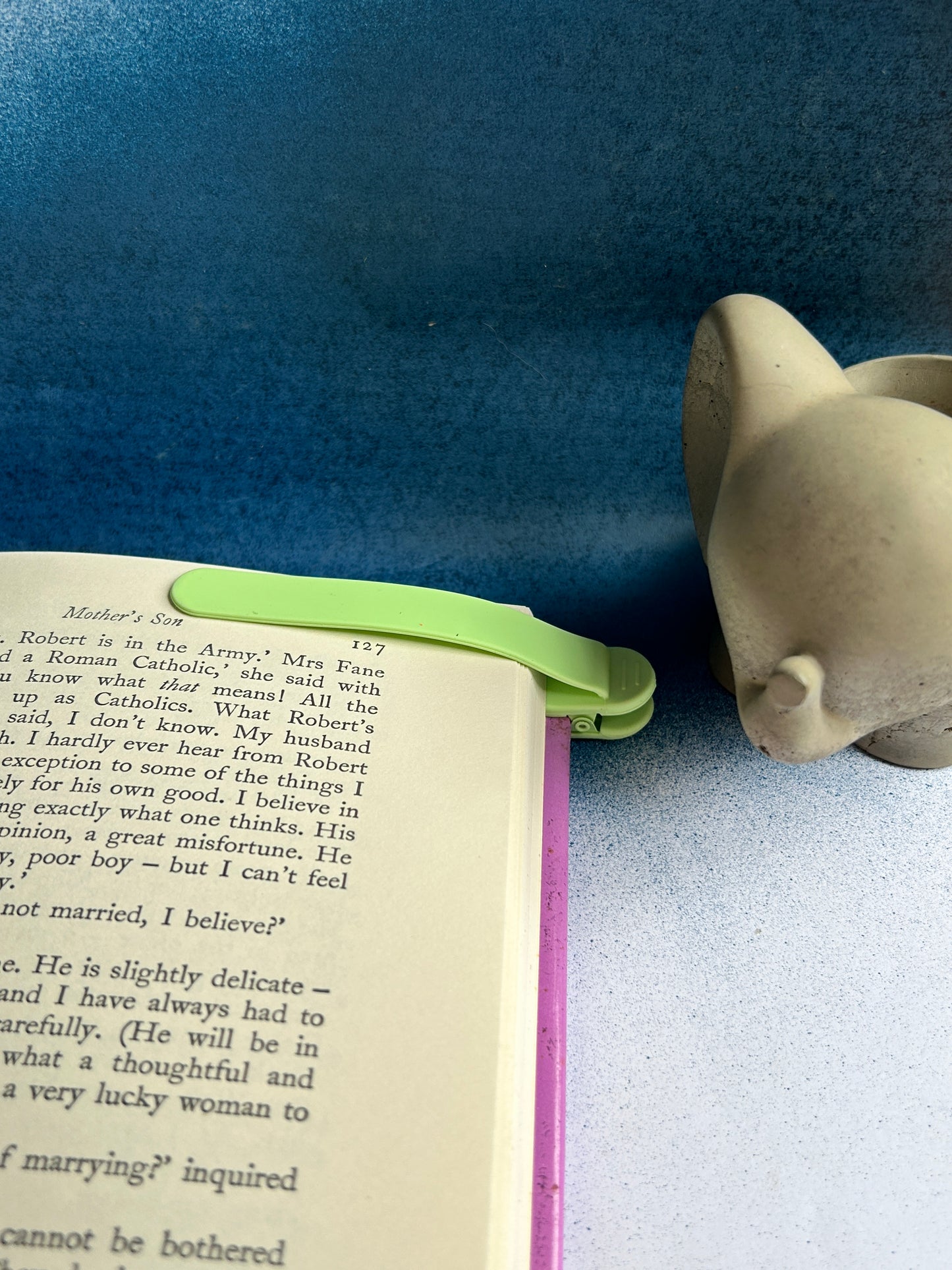 Flexible Silicone Bookmark – Gentle on Pages, Perfect for Book Lovers
