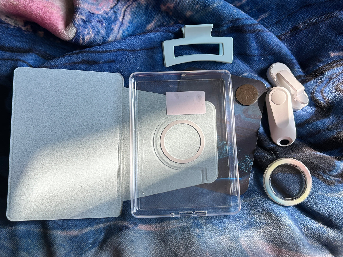 The Versatile Booklover’s Kindle Cover – Flip, Snap & Read Your Way